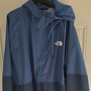 The North Face Men's Two-Tone Blue Raincoat